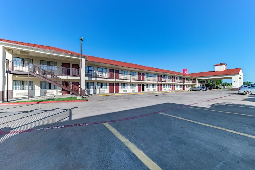 Red Roof Dallas - Motel 2*